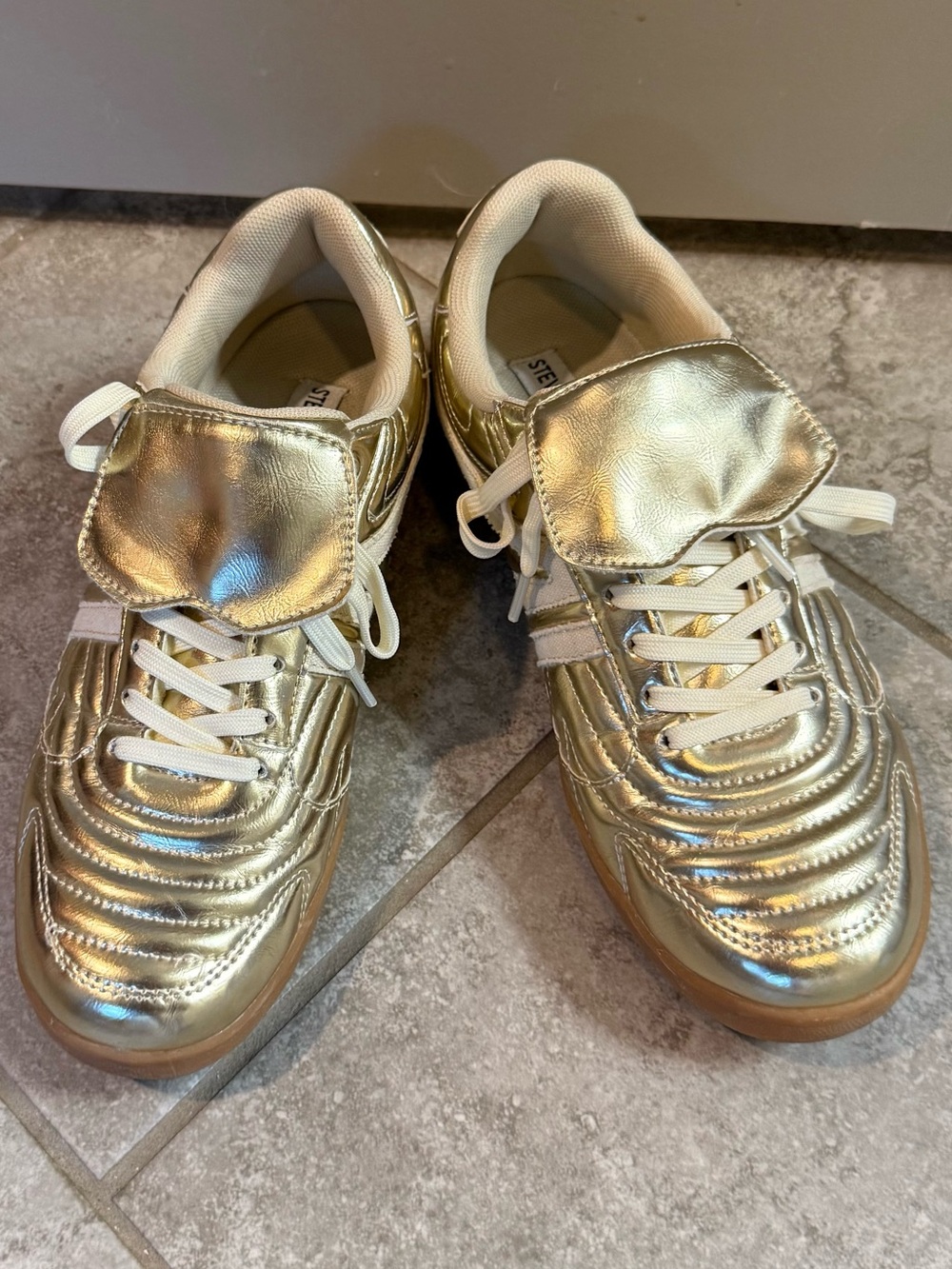 Steve Madden Madrid Low Top Sneaker - Picture 2 of 2